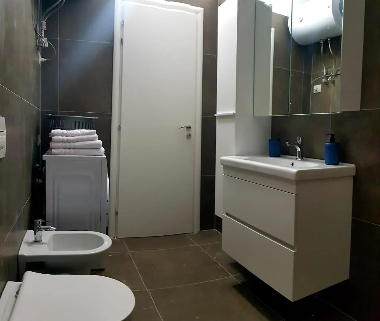 Eman Apartment Himare
