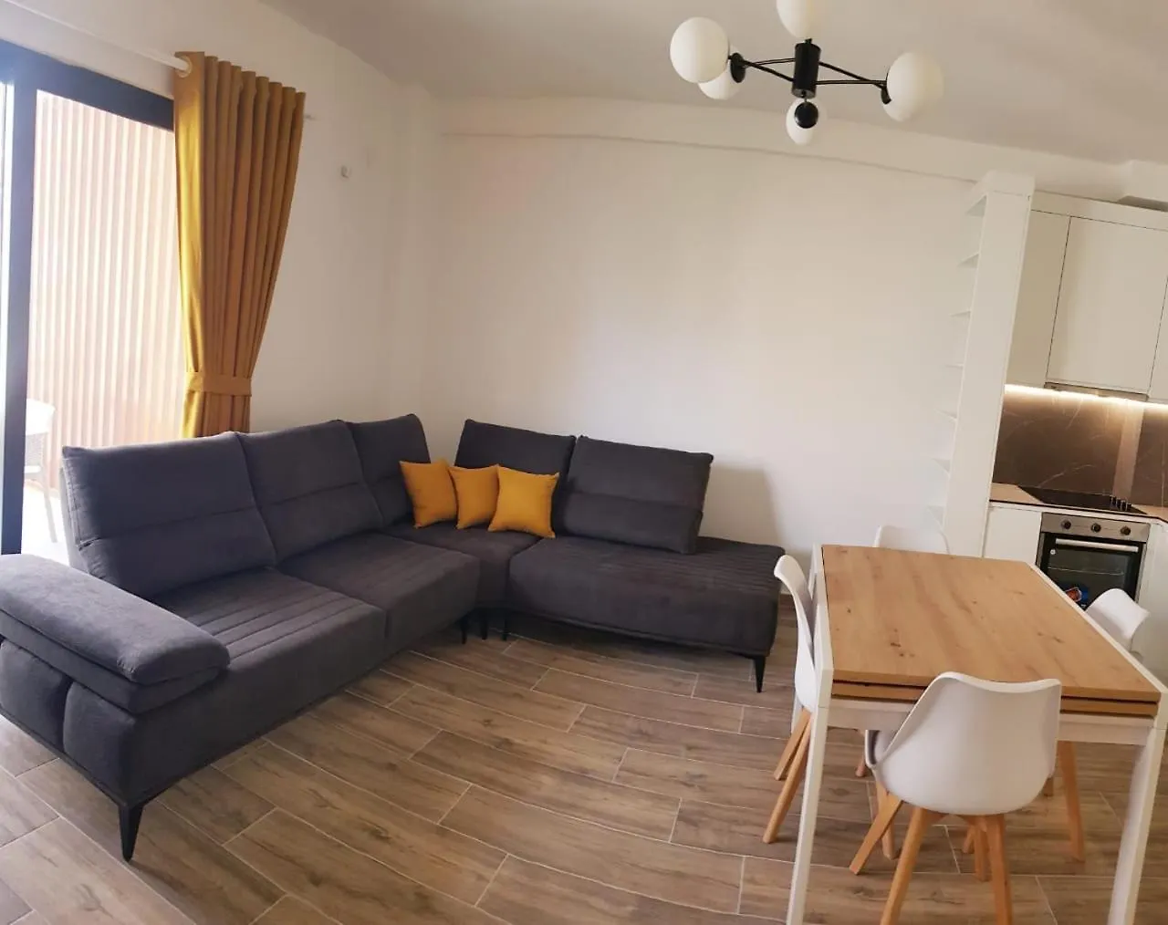 Eman Apartment Himare Albania